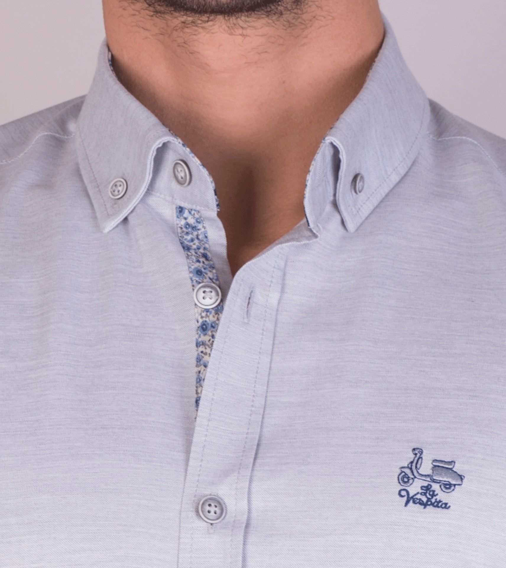 CAMISA TROPICAL LA VESPITA GRIS