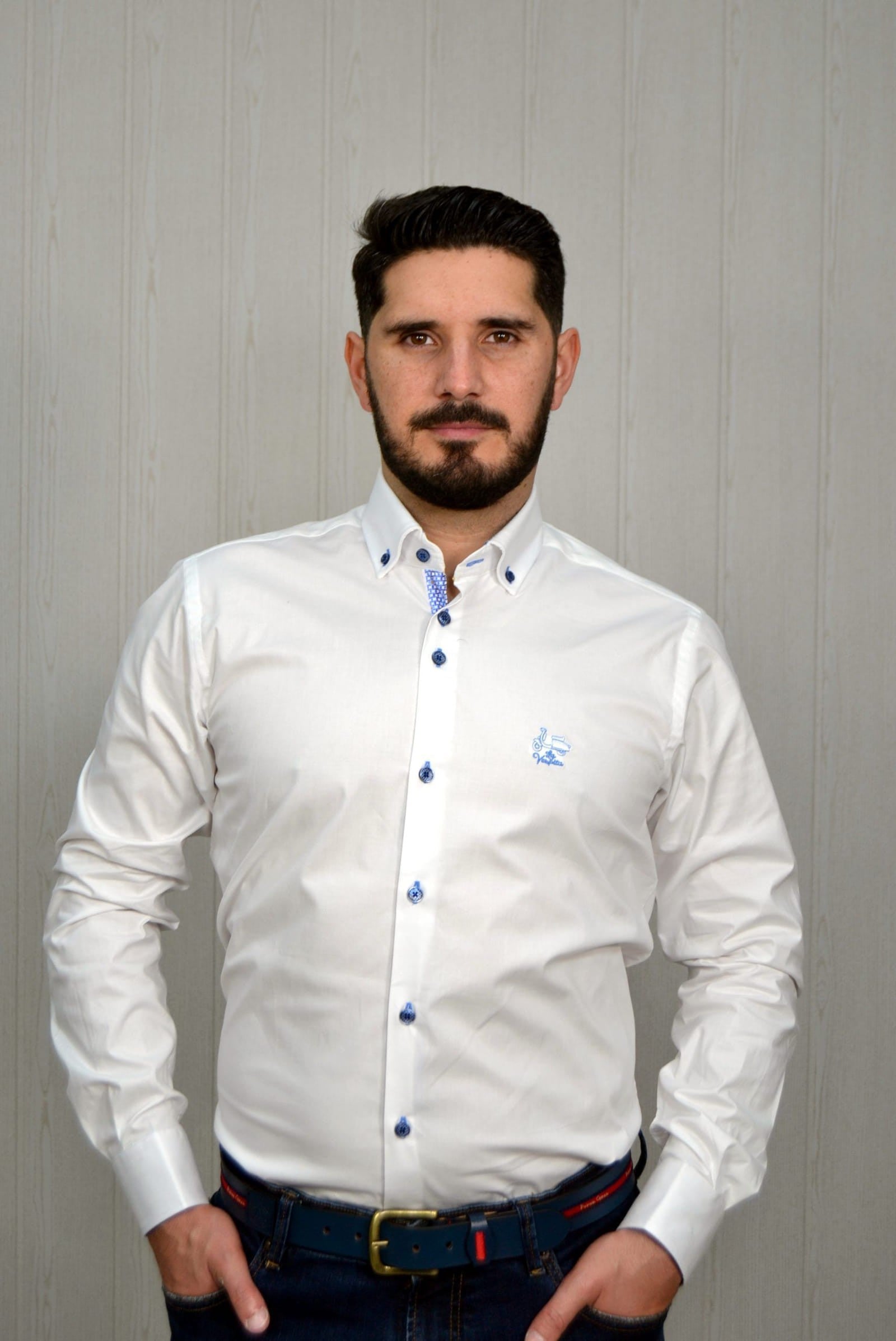 CAMISA  BASIC BOTON LA VESPITA BLANCA