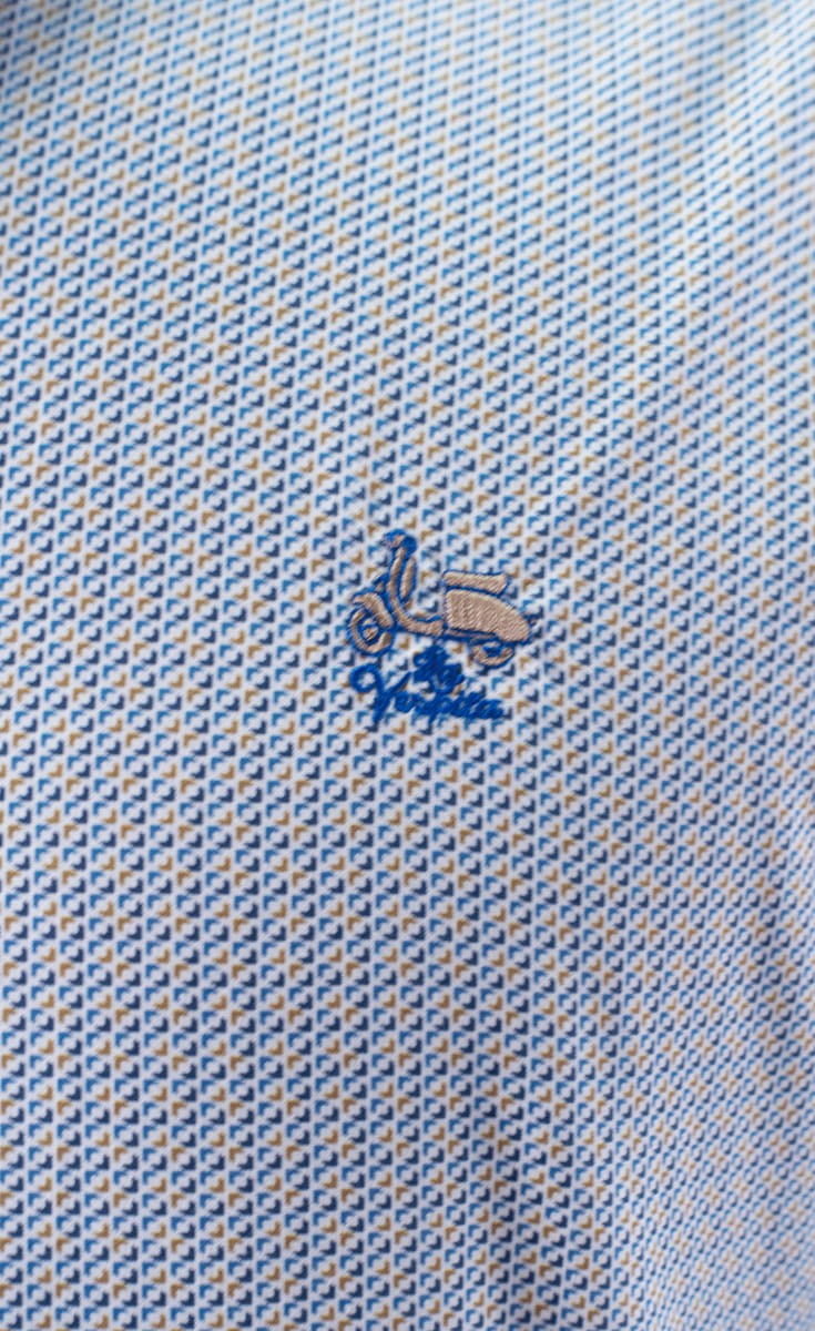 CAMISA TREBUJENA LA VESPITA AZUL