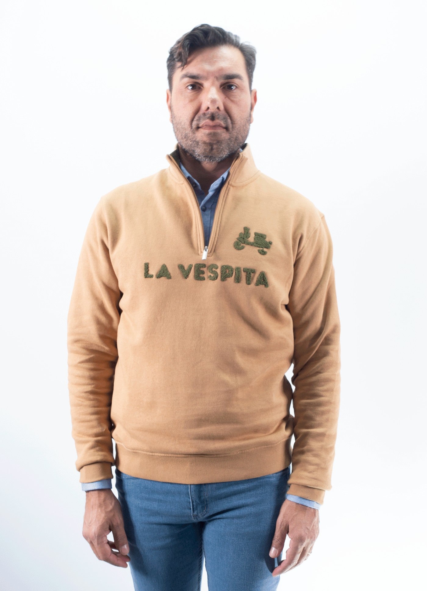 SUDADERA CREMALLERA LOGO LA VESPITA CAMEL