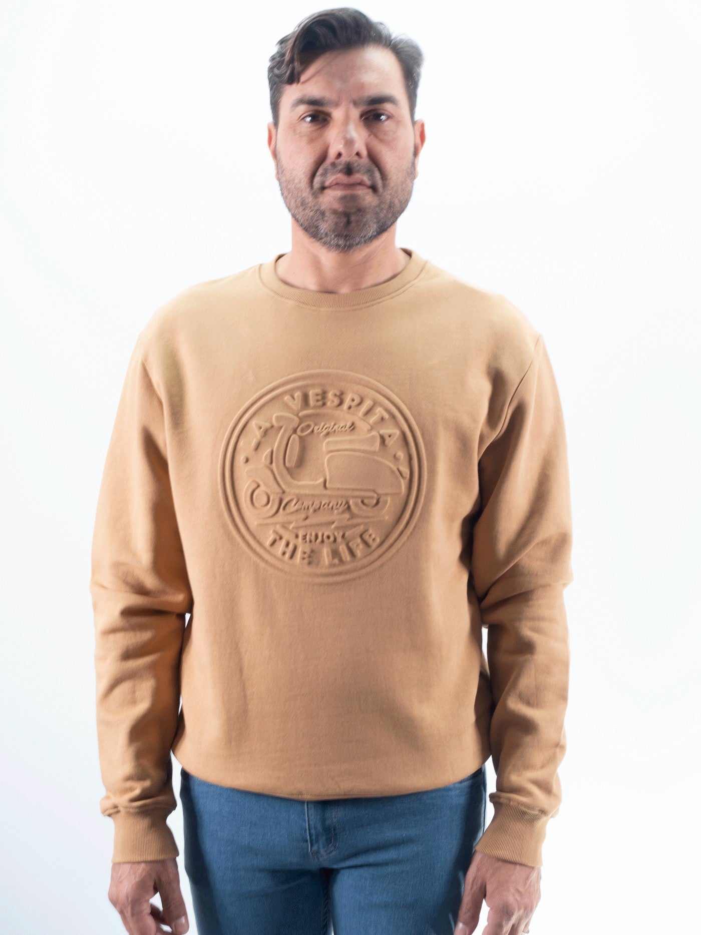 SUDUDADERA CUELLO CAJA GRABADO LA VESPITA CAMEL