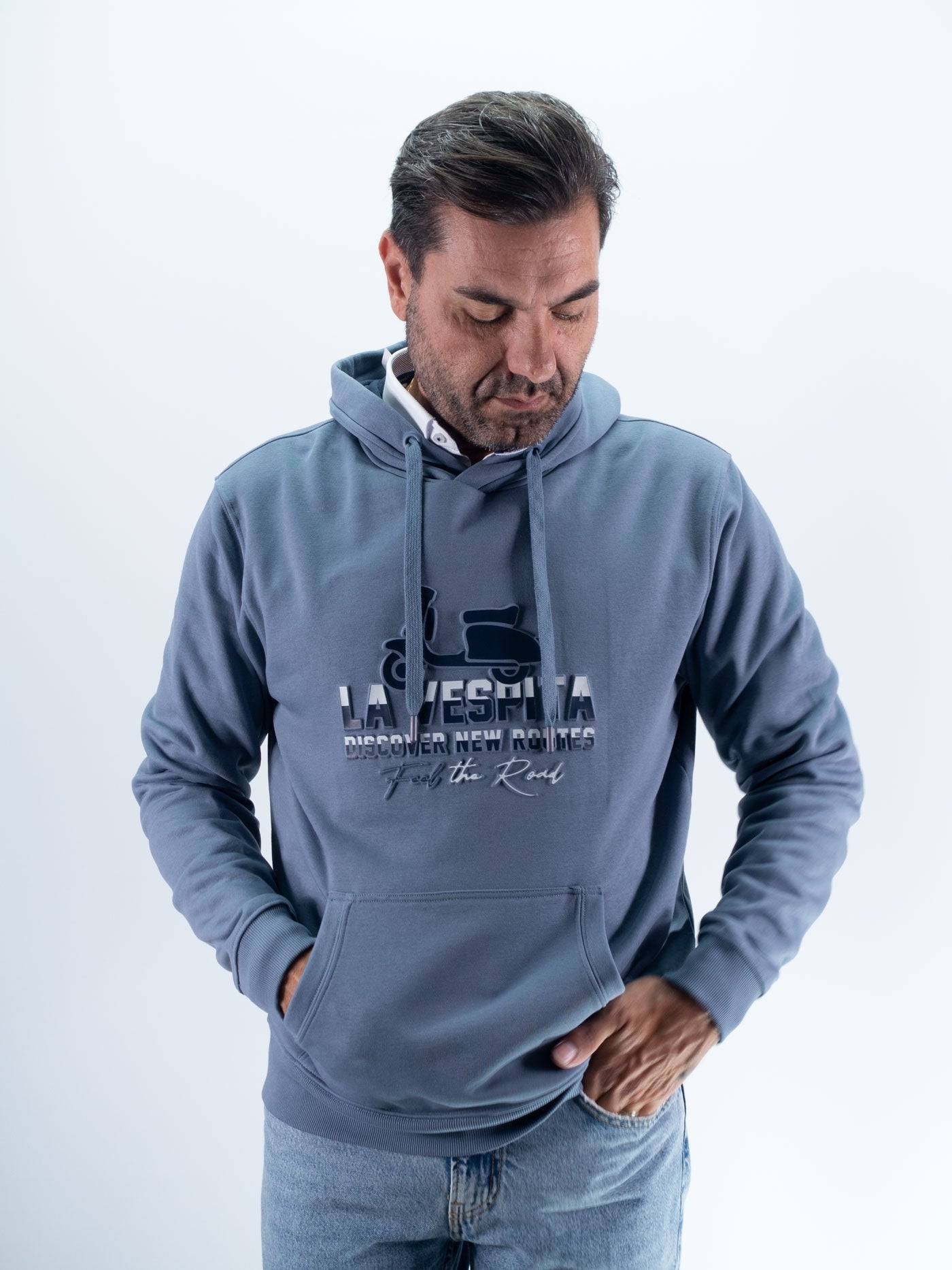 SUDADERA CAPUCHA GRABADO DISCOVER LA VESPITA CEMENTO