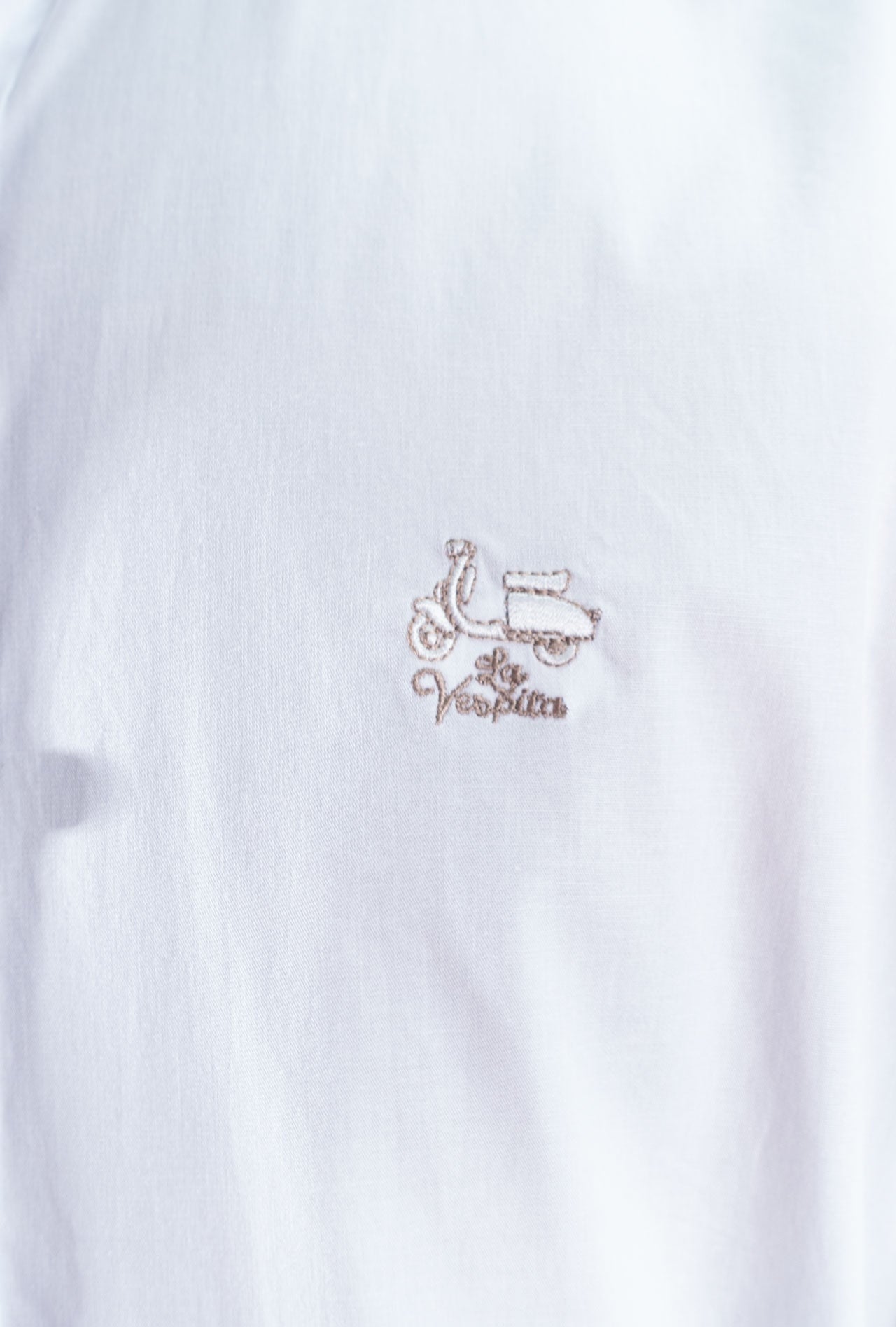 CAMISA LISA BOTON LA VESPITA BLANCO