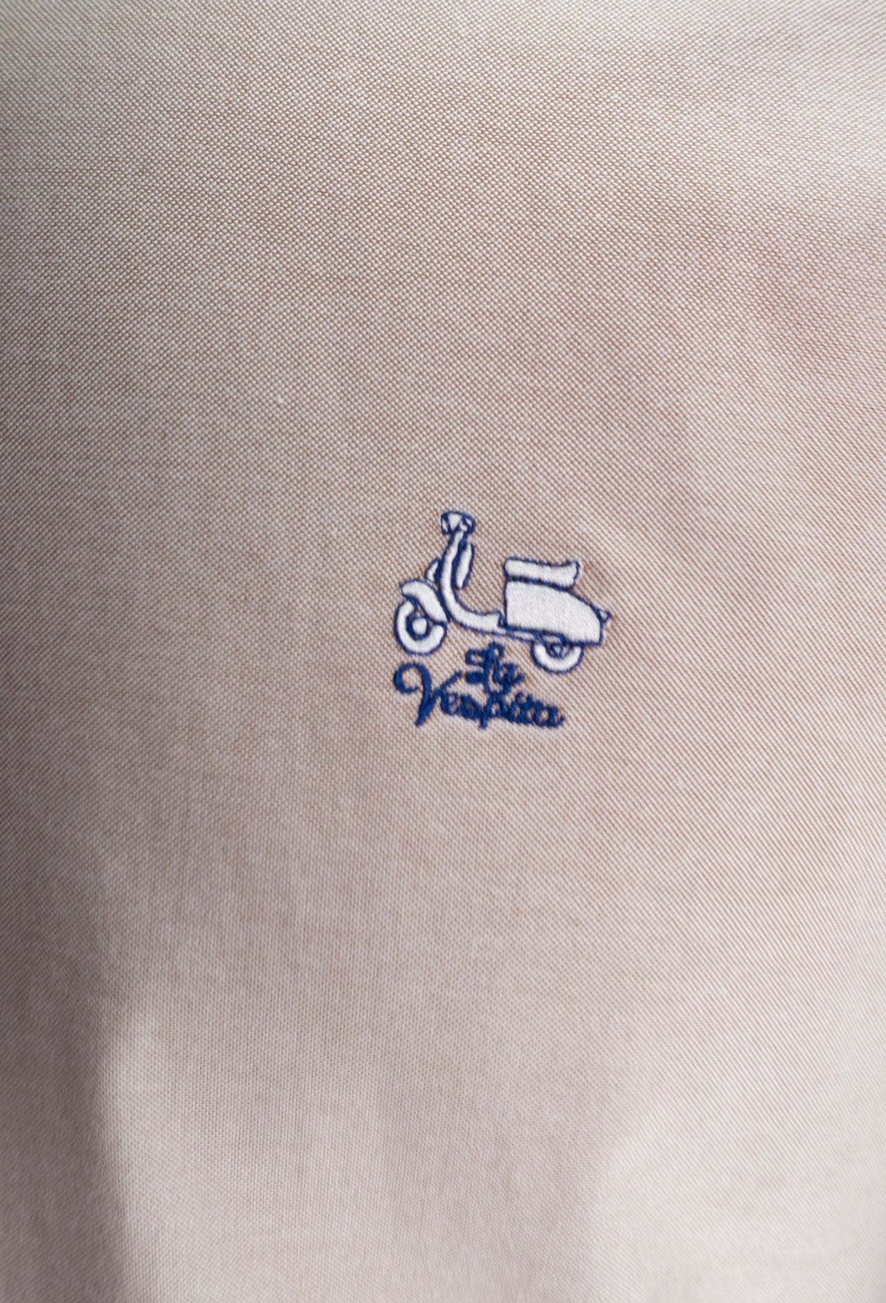 CAMISA BASIC LA VESPITA CAMEL