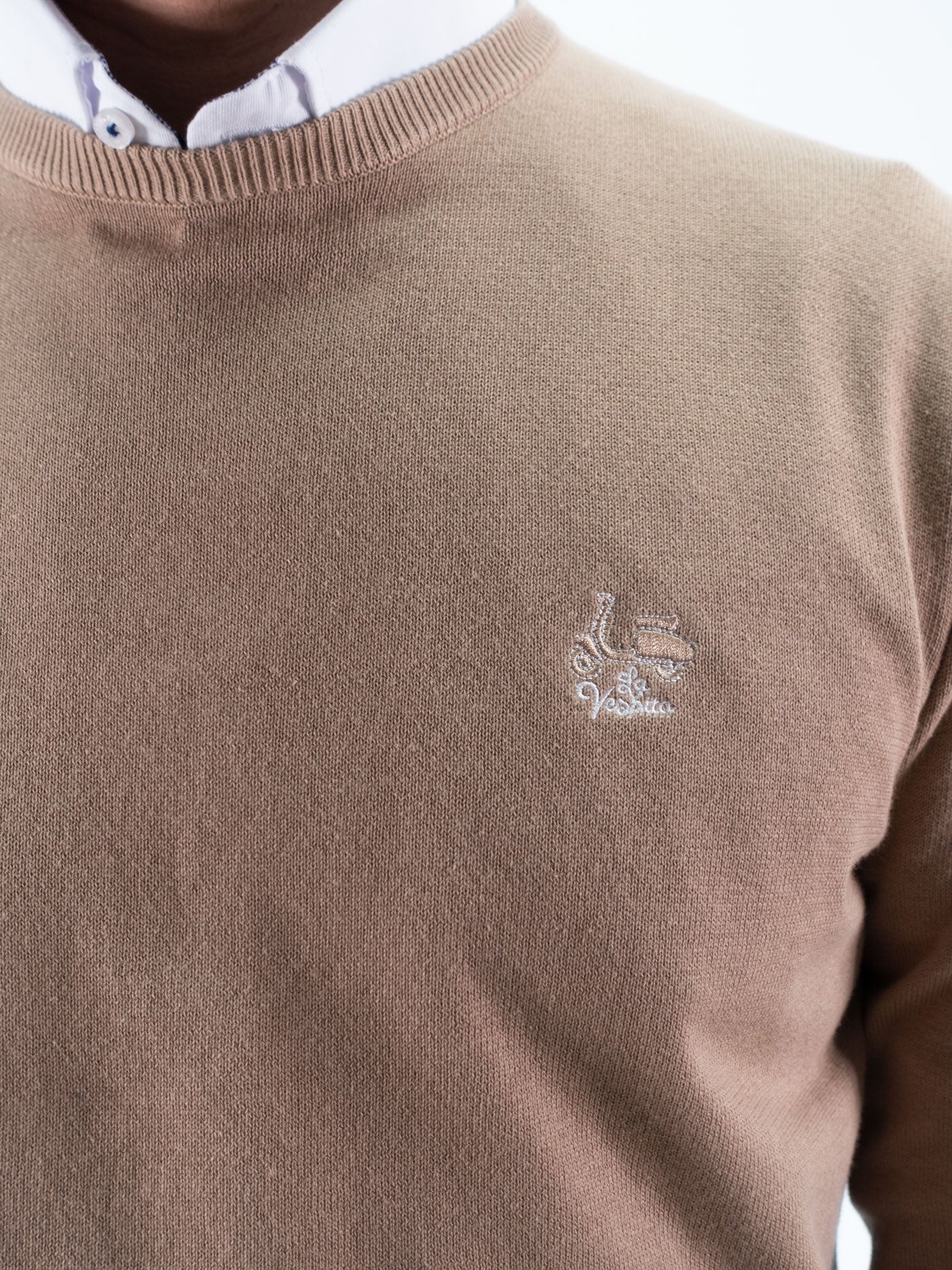 JERSEY CUELLO REDONDO LA VESPITA CAMEL
