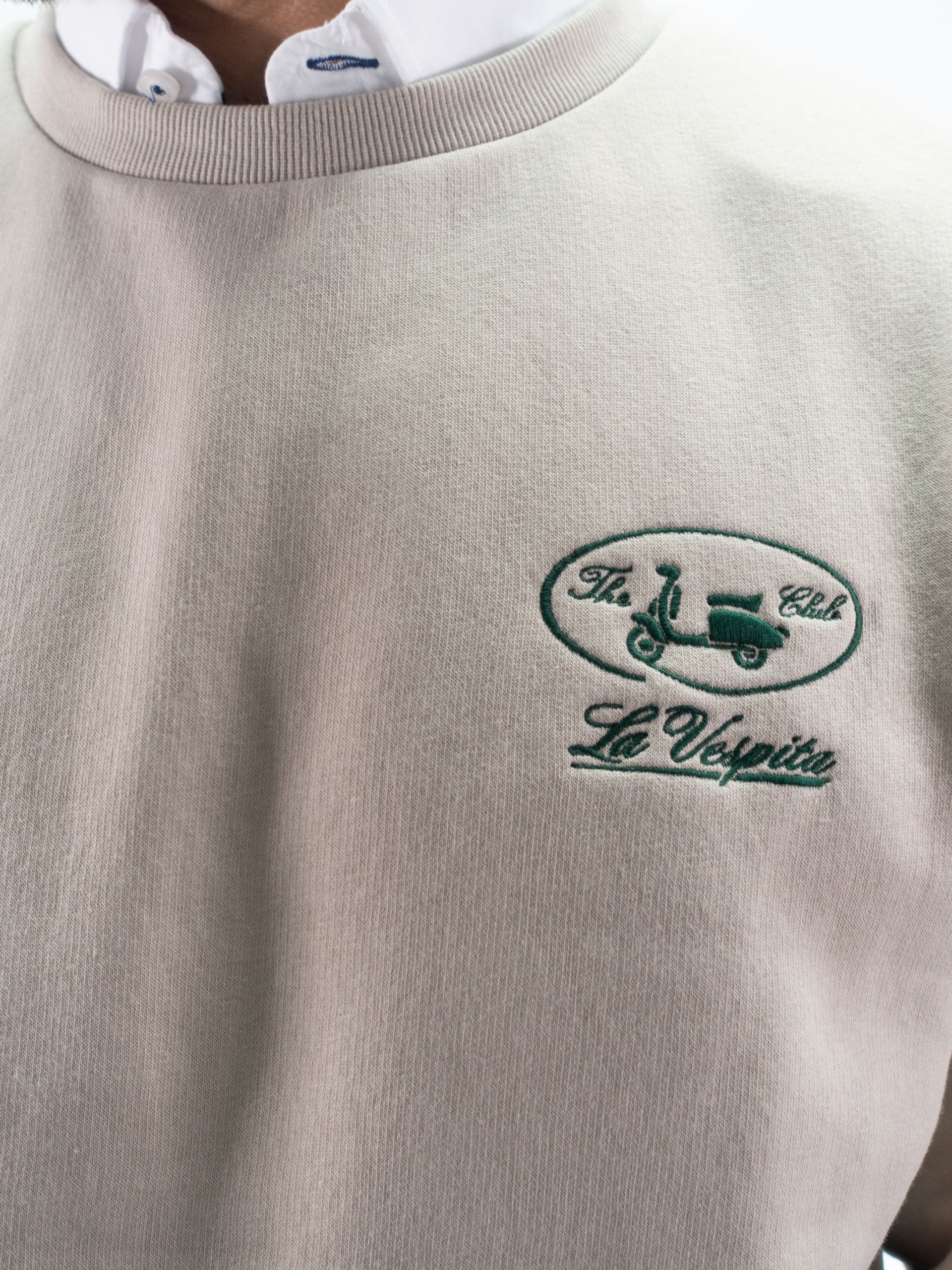 SUDADERA CUELLO CAJA LOGO LA VESPITA BEIG