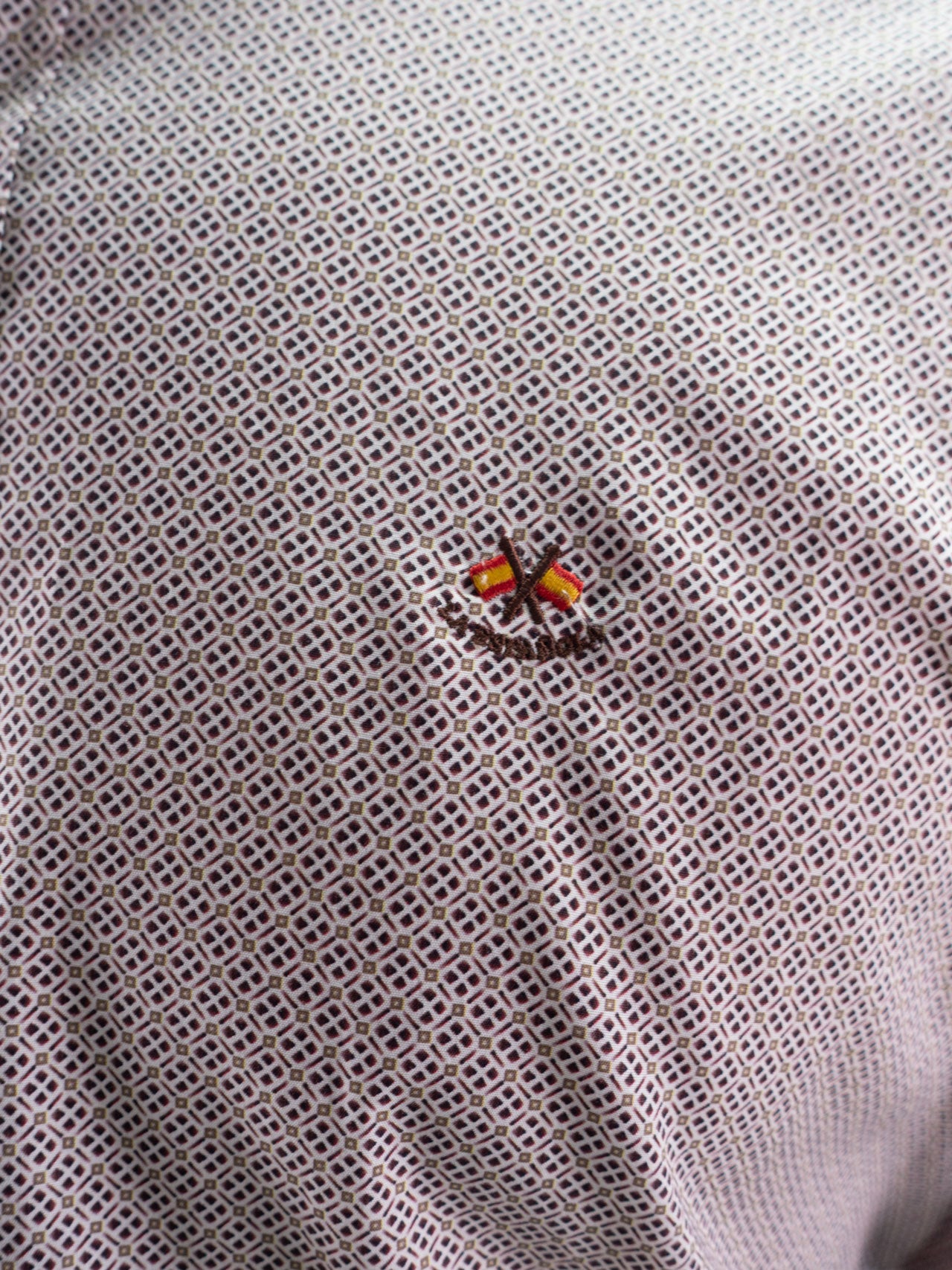 CAMISA ESTAMPADO 4K LA ESPAÑOLA BURDEOS