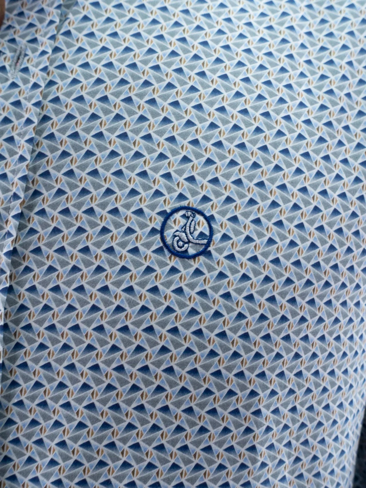 CAMISA ESTAMPADA  LA VESPITA AZUL